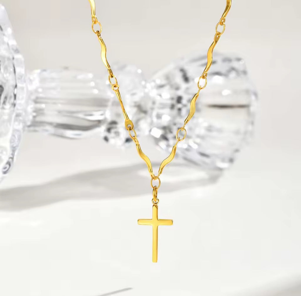 Gold Plated Cross Pendant Necklace – Minimalist Wave Chain for Women
